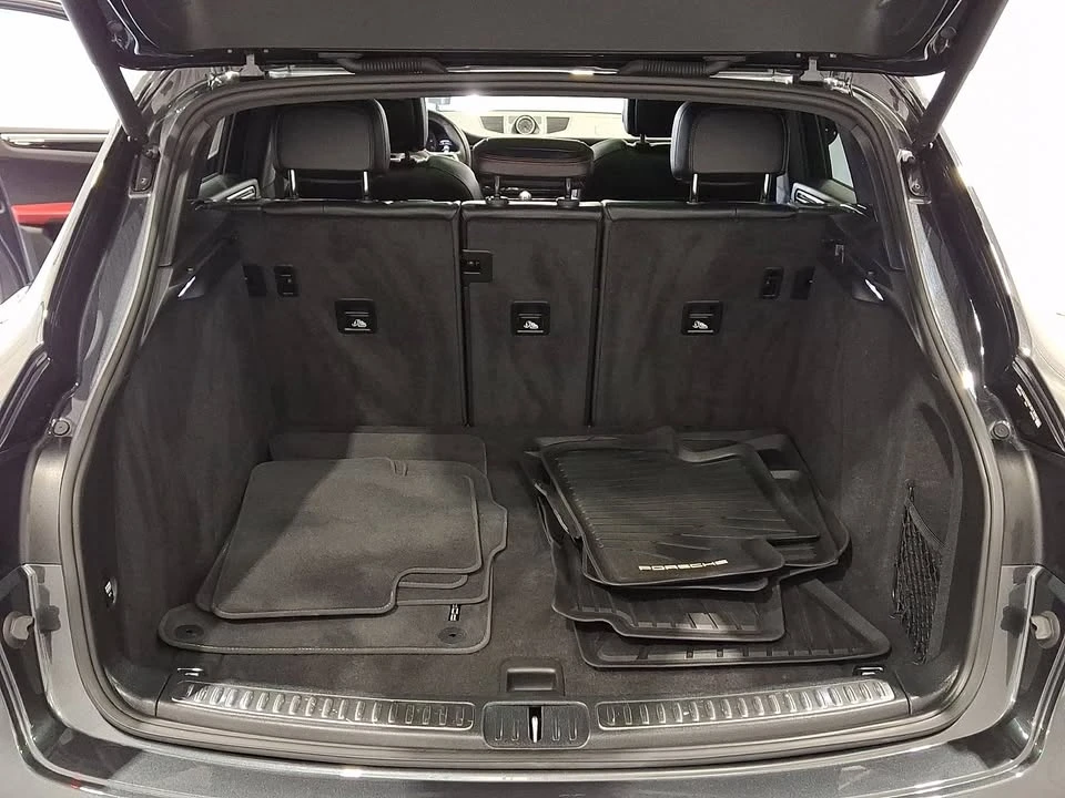 2021 Porsche Macan - Image 15 of 15