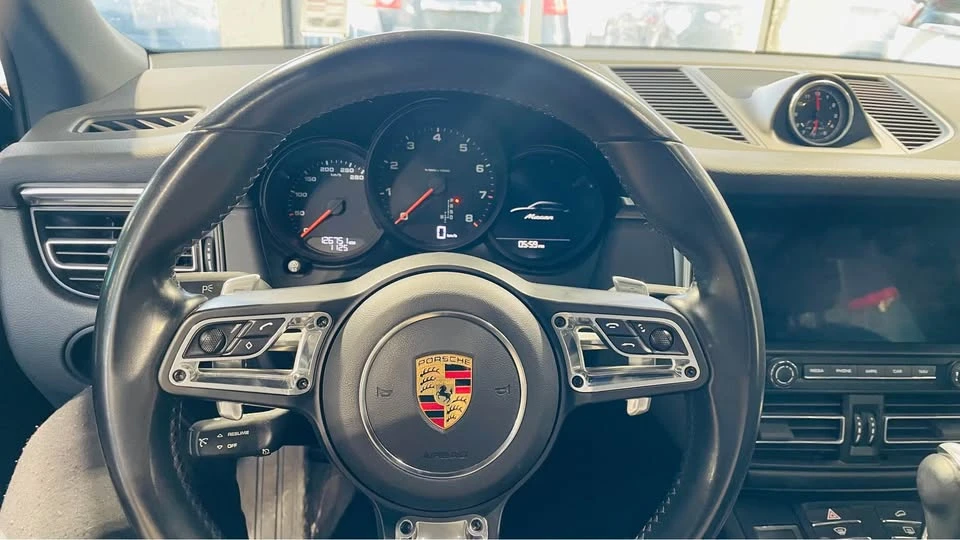 2021 Porsche Macan - Image 5 of 14