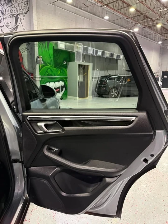 2021 Porsche Macan - Image 18 of 20