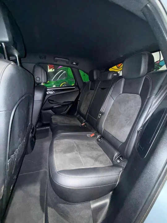 2021 Porsche Macan - Image 15 of 20