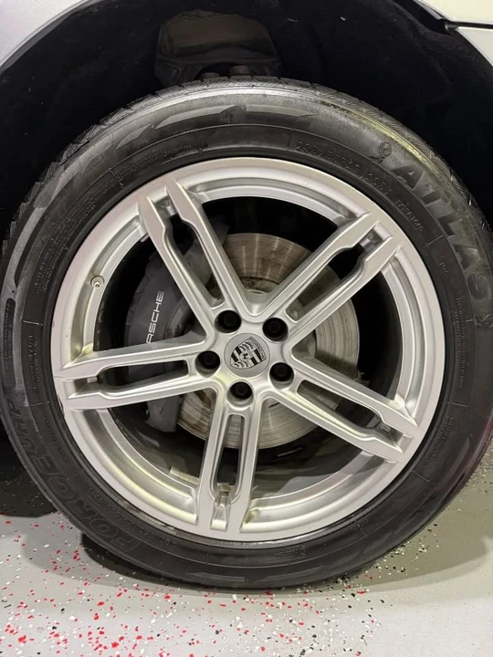 2021 Porsche Macan - Image 11 of 20