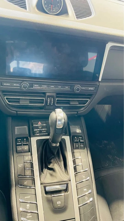 2021 Porsche Macan - Image 6 of 14