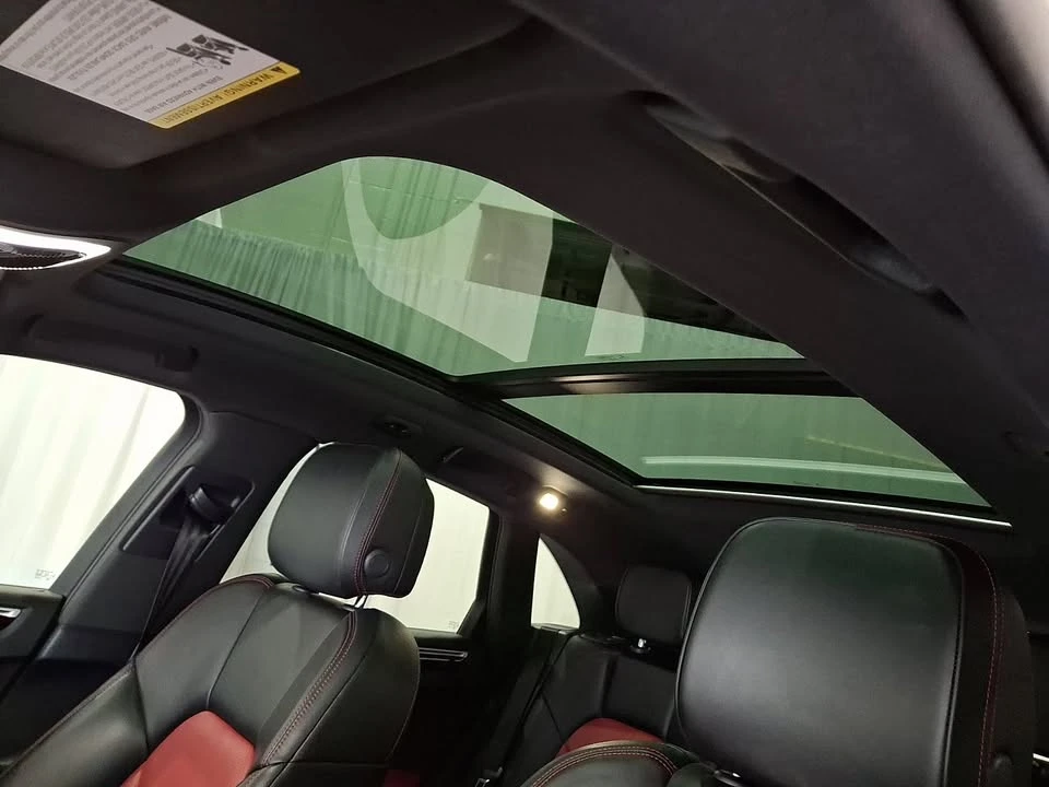 2021 Porsche Macan - Image 10 of 15