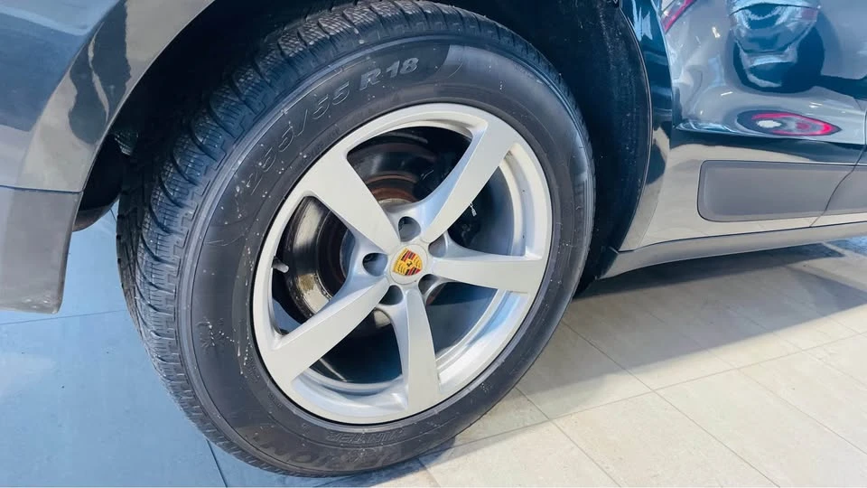 2021 Porsche Macan - Image 9 of 14