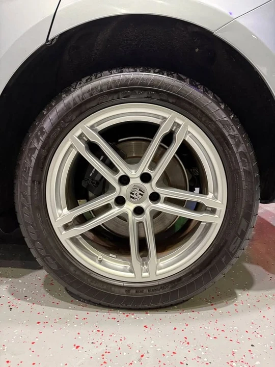 2021 Porsche Macan - Image 9 of 20
