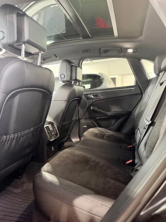 2021 Porsche Macan - Image 5 of 11