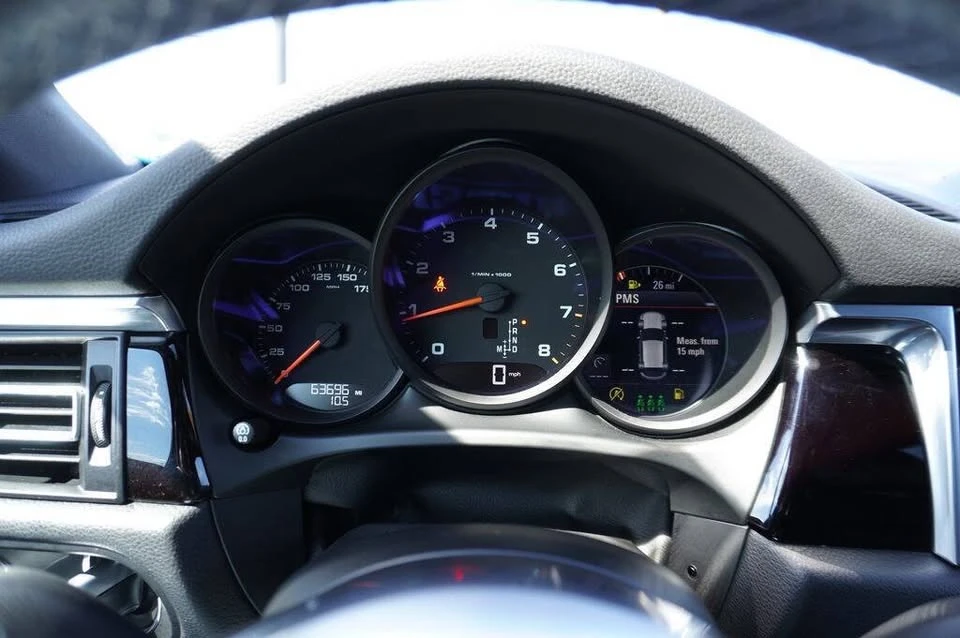 2021 Porsche Macan Turbo - Image 15 of 20