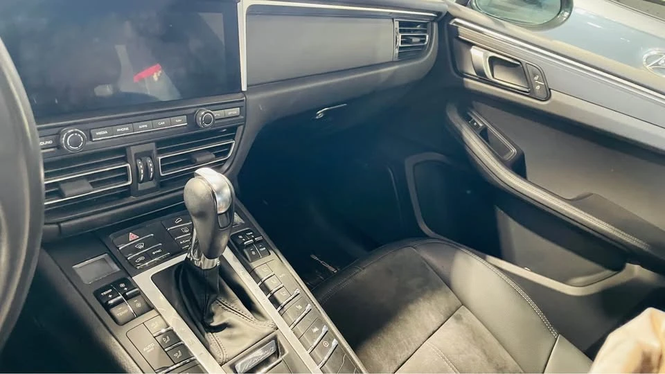 2021 Porsche Macan - Image 4 of 14
