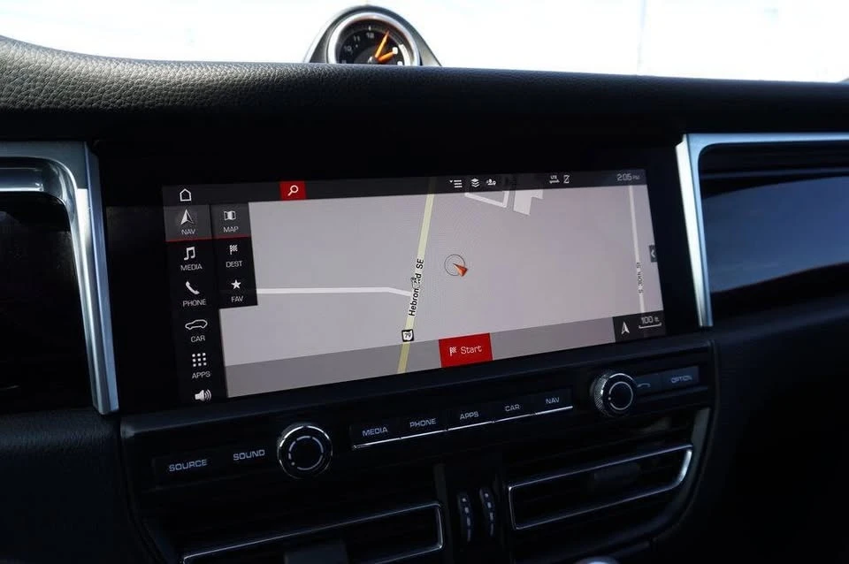 2021 Porsche Macan Turbo - Image 16 of 20