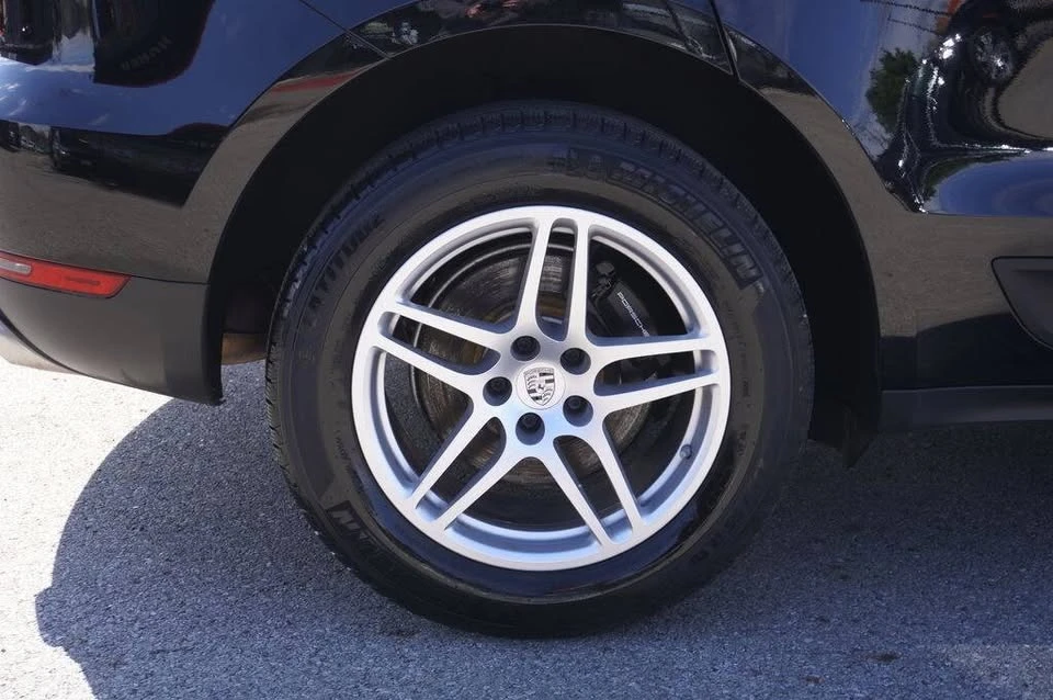 2021 Porsche Macan Turbo - Image 12 of 20