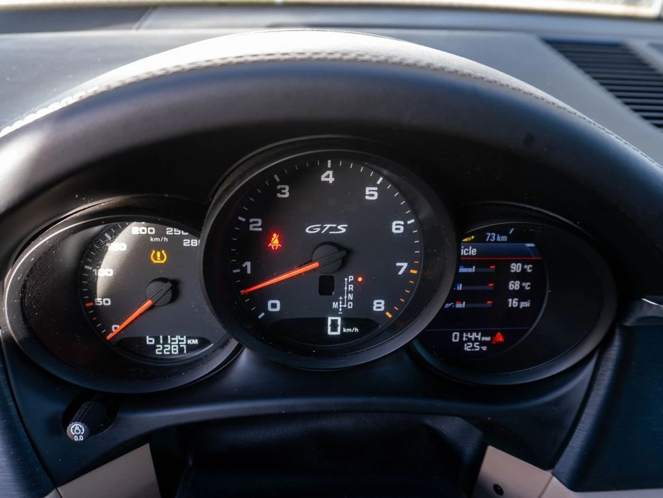 2021 Porsche Macan GTS - Image 15 of 19