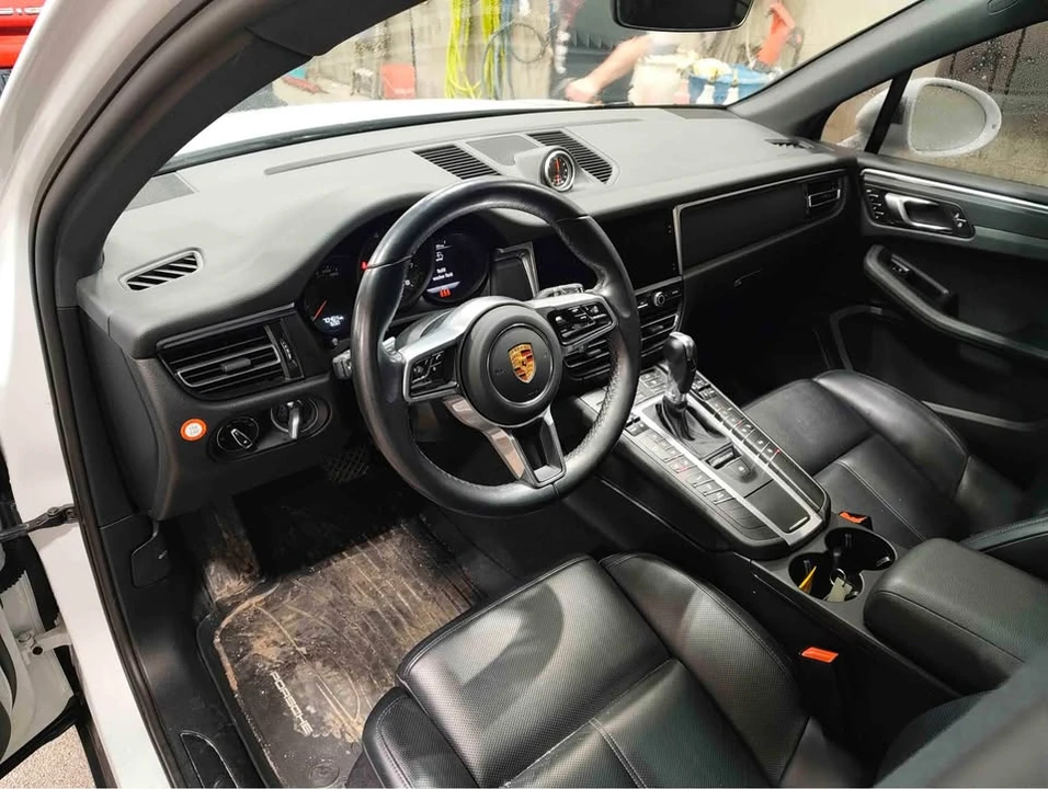 2021 Porsche Macan - Image 6 of 6