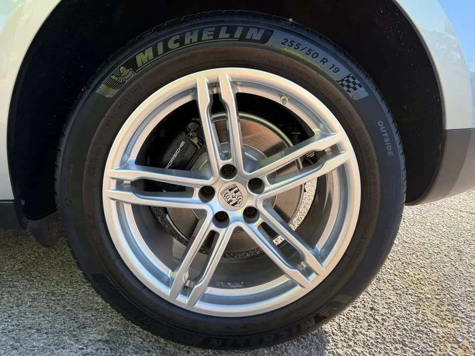 2021 Porsche Macan - Image 8 of 20