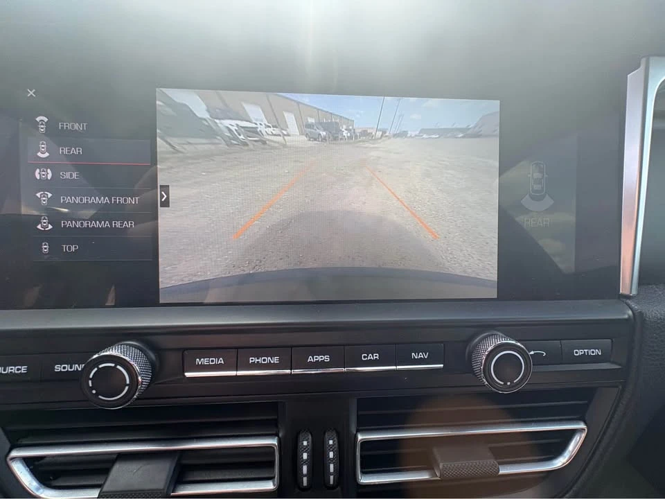 2021 Porsche Macan - Image 14 of 18