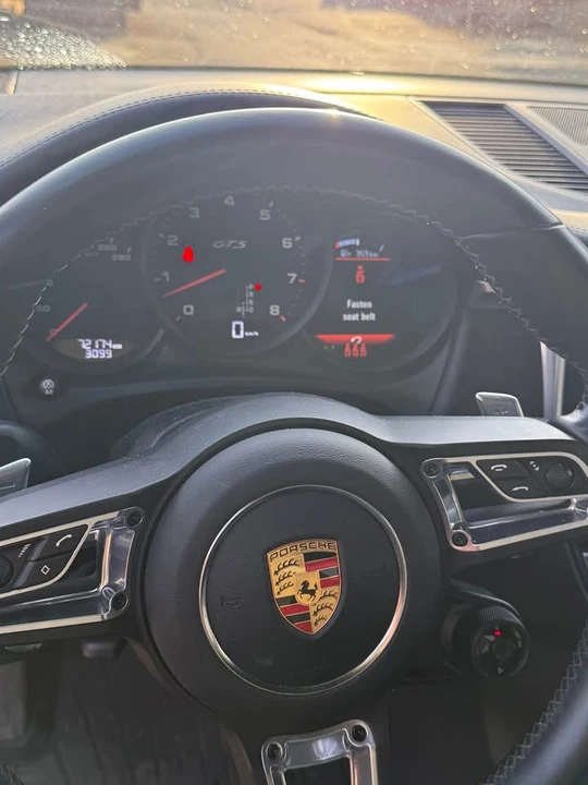 2021 Porsche Macan - Image 5 of 7