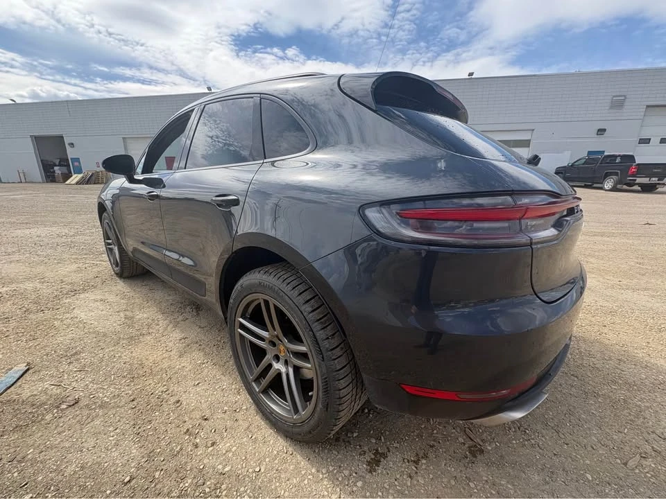 2021 Porsche Macan - Image 9 of 18