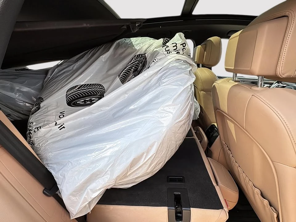2021 Porsche Macan - Image 15 of 19