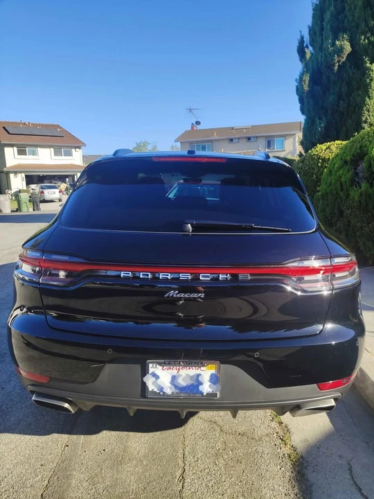 2021 Porsche Macan - Image 2 of 3