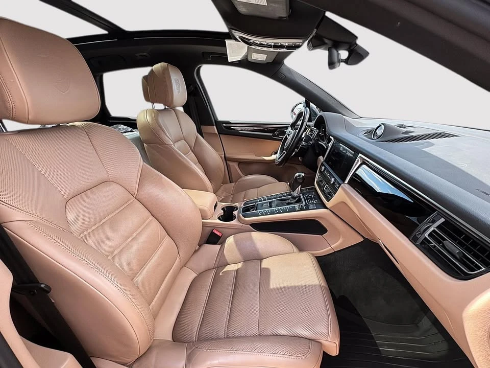 2021 Porsche Macan - Image 14 of 19