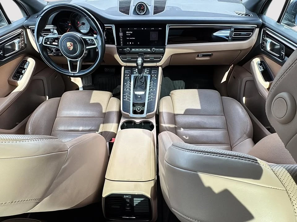 2021 Porsche Macan - Image 16 of 19