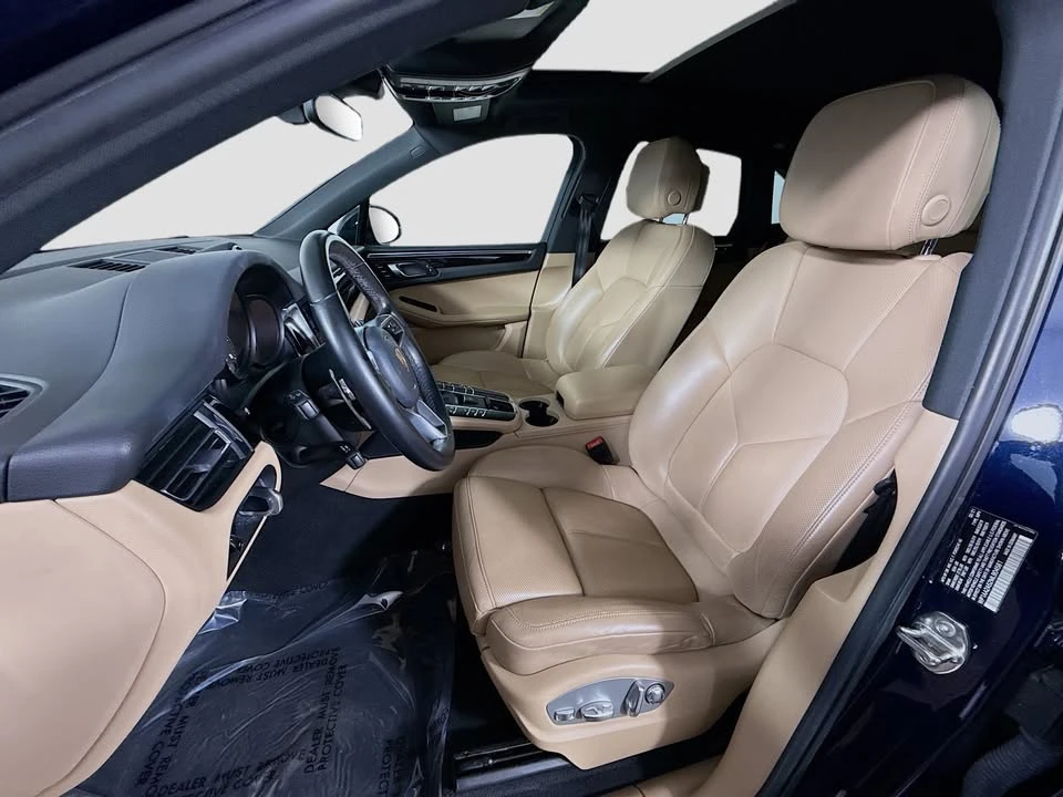 2021 Porsche Macan - Image 16 of 19