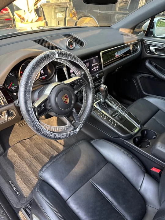 2021 Porsche Macan - Image 6 of 8