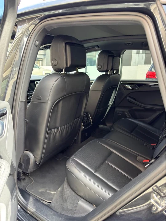 2021 Porsche Macan - Image 12 of 15