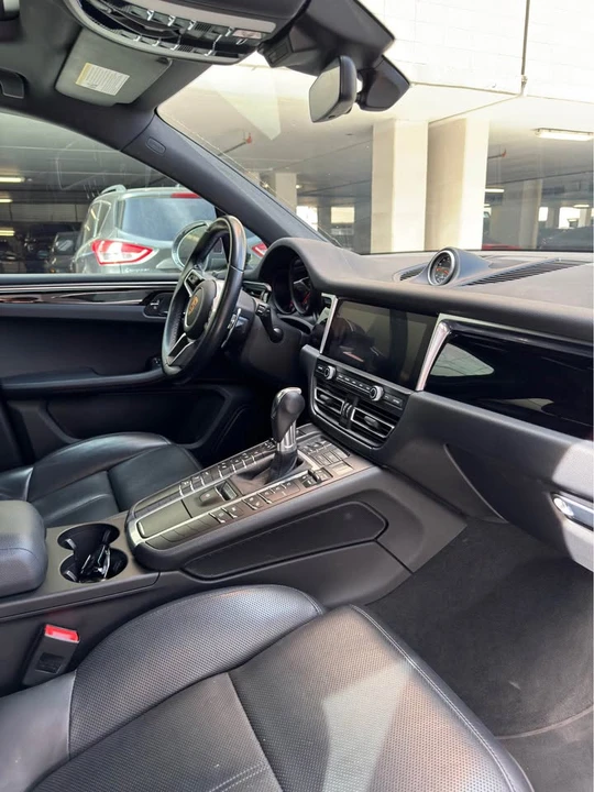 2021 Porsche Macan - Image 10 of 15