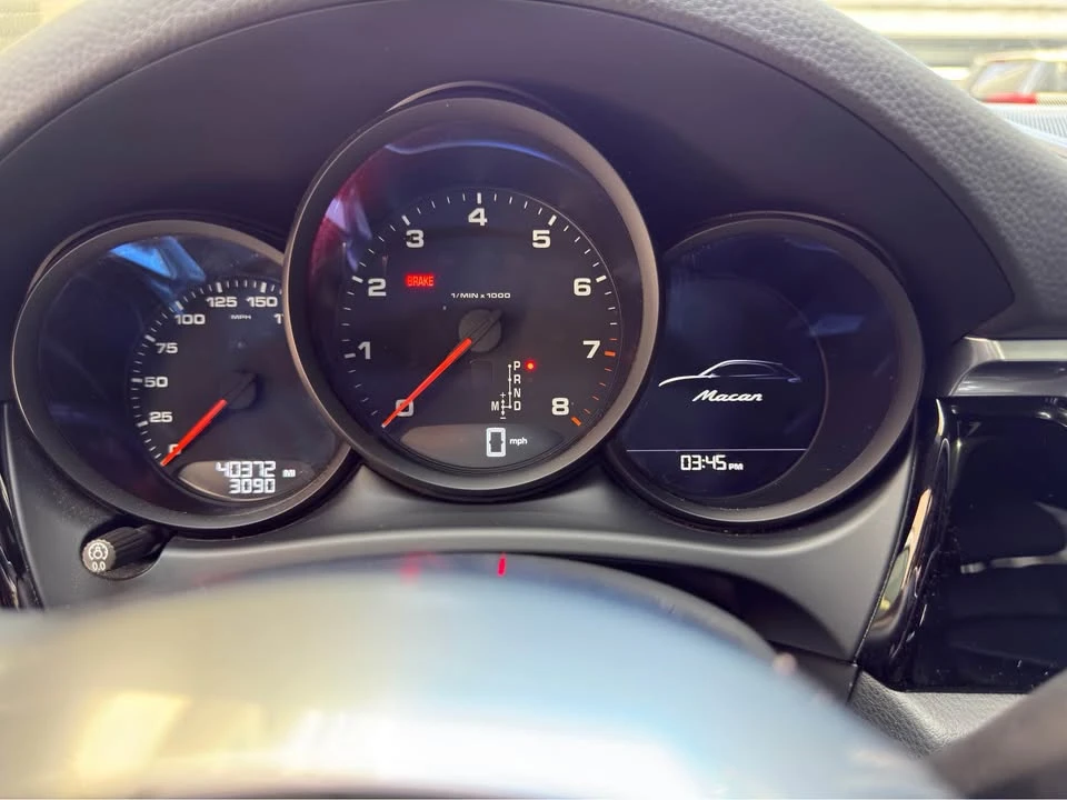 2021 Porsche Macan - Image 9 of 15