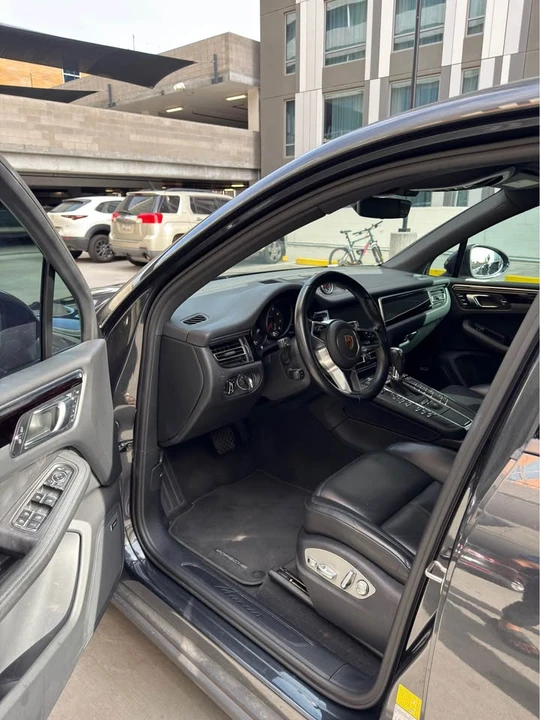 2021 Porsche Macan - Image 8 of 15