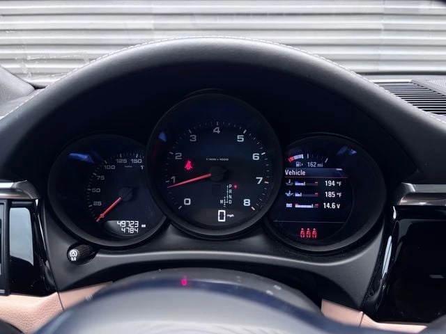 2021 Porsche Macan - Image 15 of 20