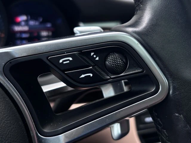 2021 Porsche Macan - Image 17 of 20