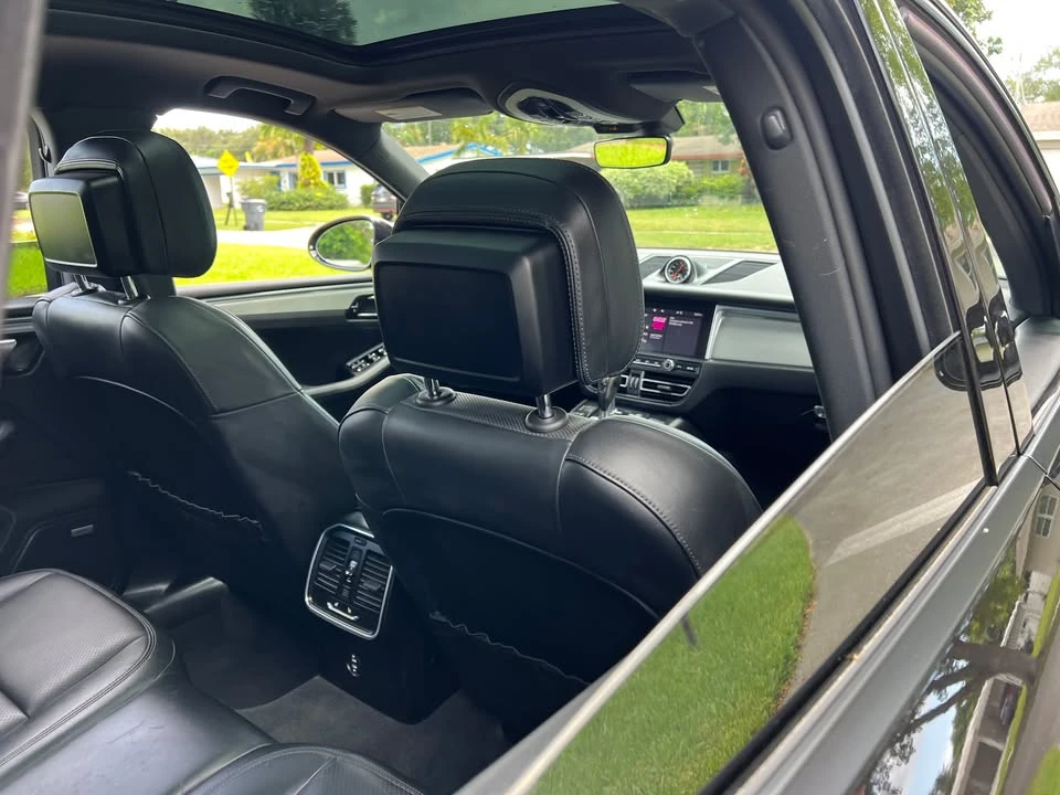 2021 Porsche Macan - Image 10 of 18