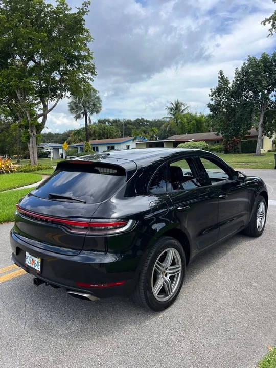 2021 Porsche Macan - Image 11 of 18