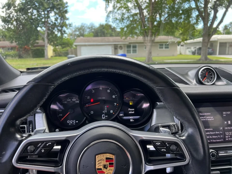 2021 Porsche Macan - Image 18 of 18