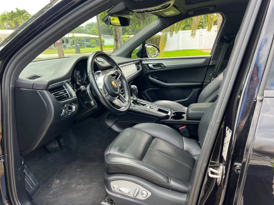 2021 Porsche Macan - Image 16 of 18