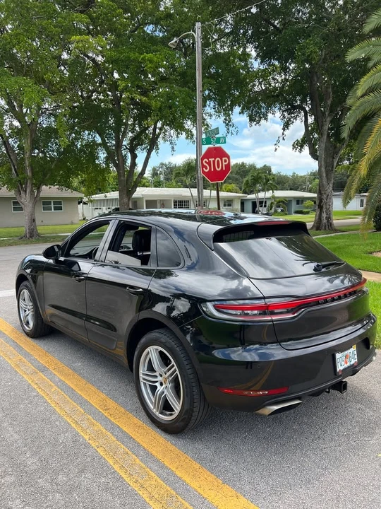 2021 Porsche Macan - Image 13 of 18