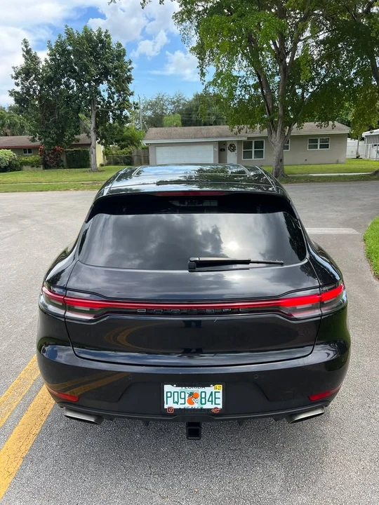 2021 Porsche Macan - Image 12 of 18