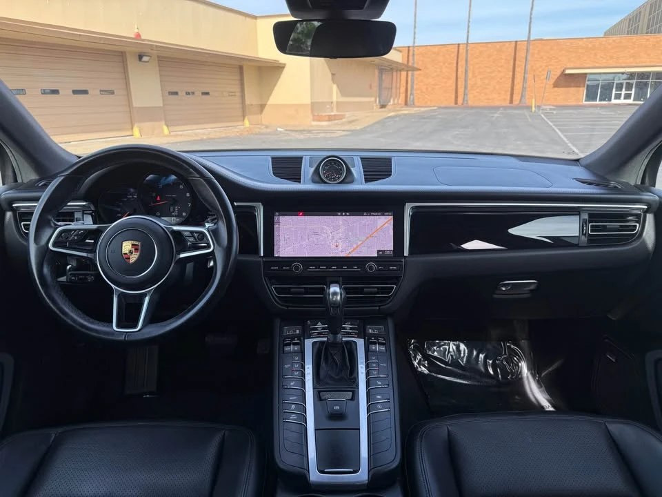 2021 Porsche Macan - Image 15 of 19