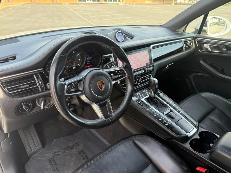 2021 Porsche Macan - Image 14 of 19