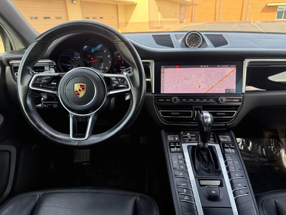 2021 Porsche Macan - Image 16 of 19