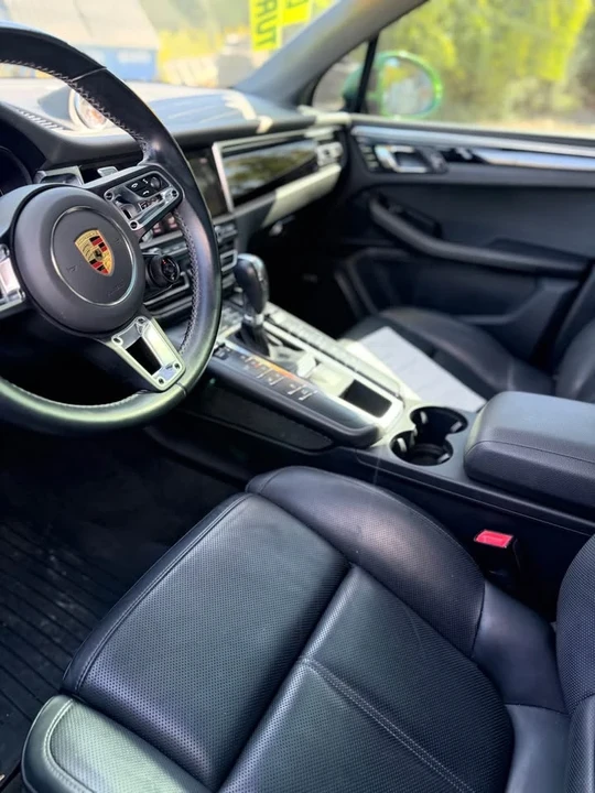 2021 Porsche Macan S - Image 8 of 9