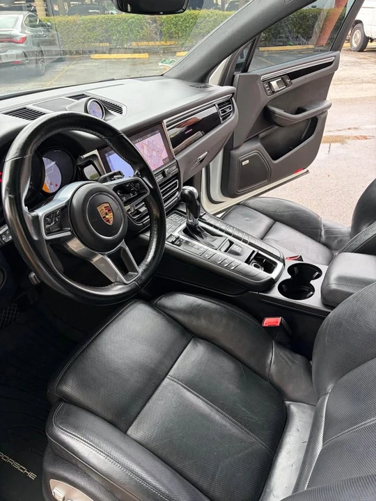 2021 Porsche Macan S - Image 10 of 11