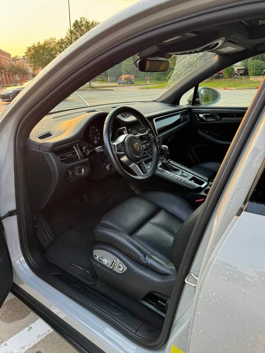 2021 Porsche Macan - Image 8 of 14