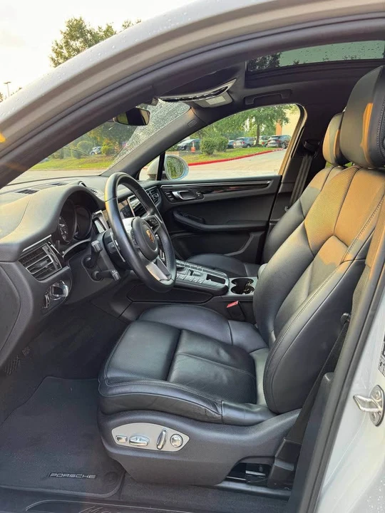 2021 Porsche Macan - Image 12 of 14