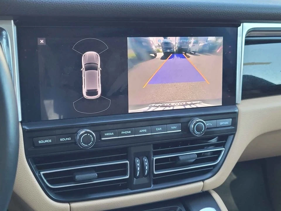 2021 Porsche Macan - Image 8 of 18