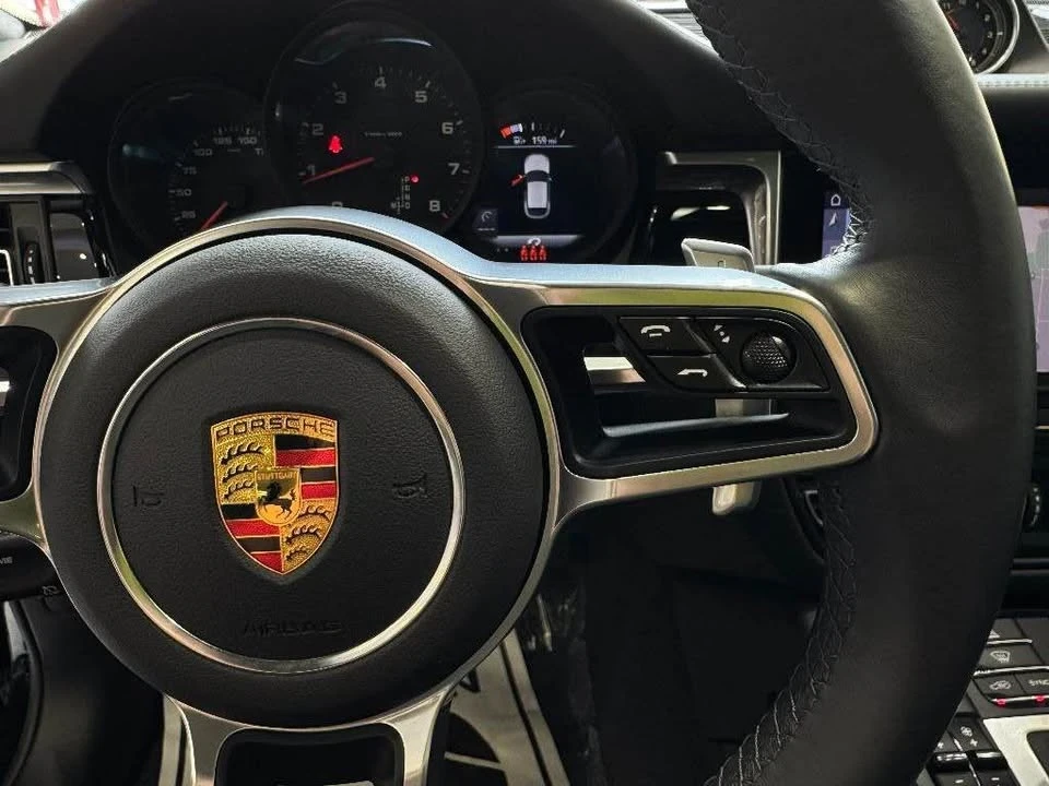 2021 Porsche Macan - Image 9 of 18