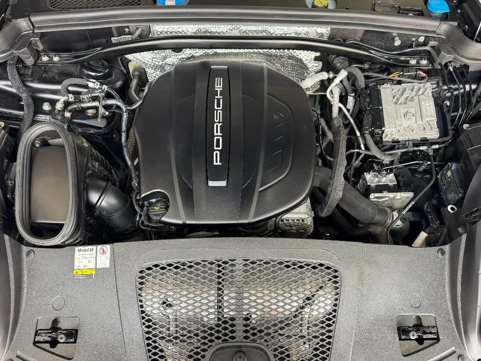 2021 Porsche Macan - Image 18 of 18