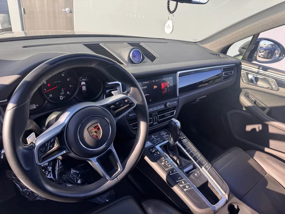 2021 Porsche Macan - Image 5 of 6