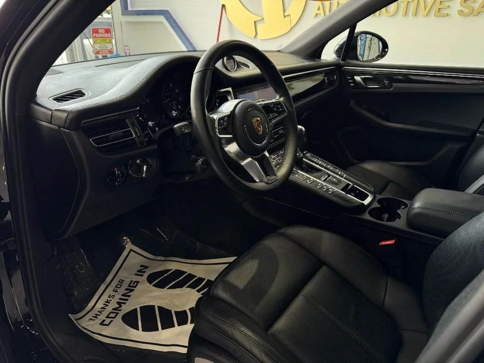 2021 Porsche Macan - Image 14 of 18